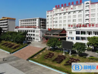 廉江中學(xué)地址，乘車路線