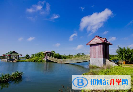 徐聞縣徐聞中學(xué)地址，乘車路線