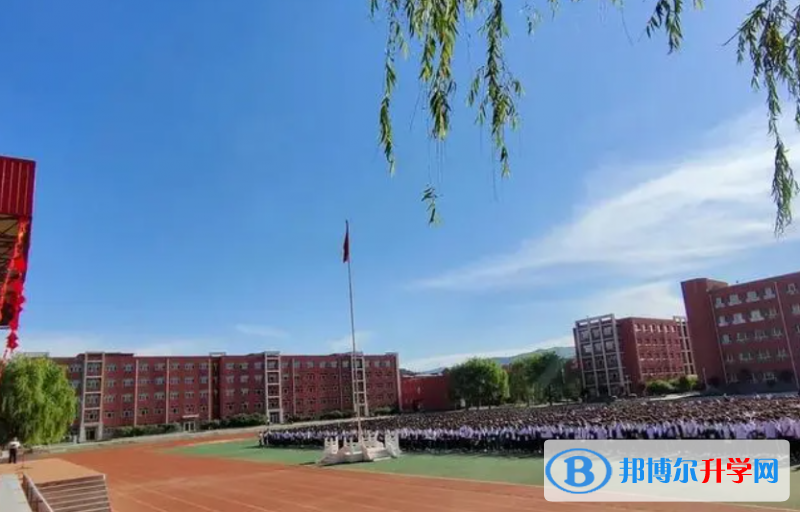 圍場縣卉原中學(xué)地址，乘車路線