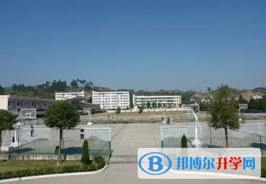 安化縣第一中學(xué)地址，乘車路線