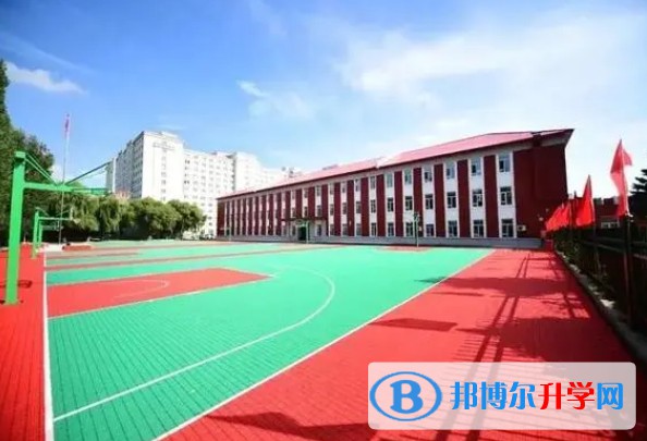 哈爾濱工業(yè)大學(xué)附屬中學(xué)校地址，乘車路線
