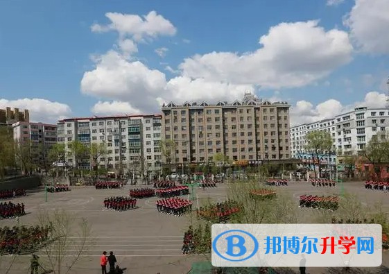 雞西市第四中學(xué)地址，乘車路線