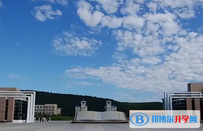 勃利縣第七中學地址，乘車路線