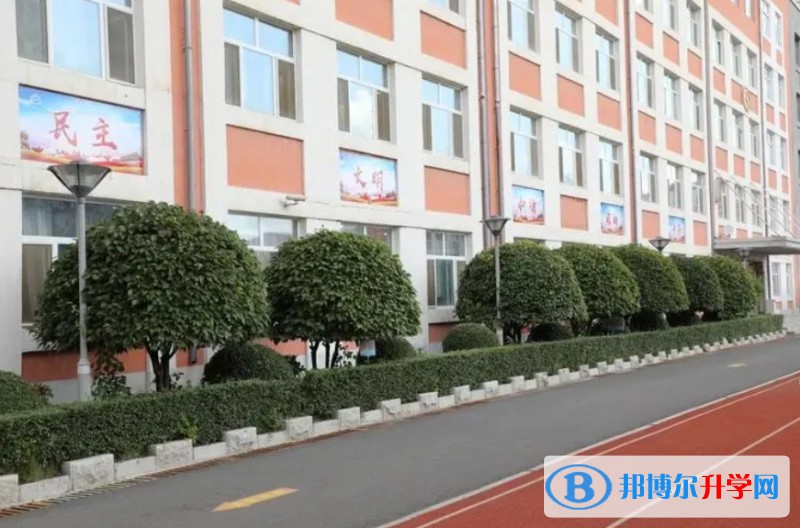七臺河市田家炳高級中學(xué)怎么樣、好不好
