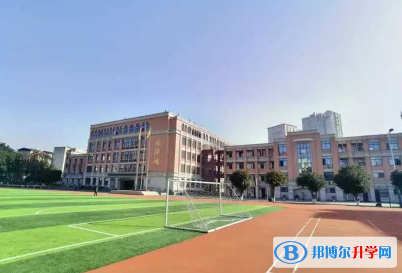 2024重慶市大足中學校多少錢(學費明細)