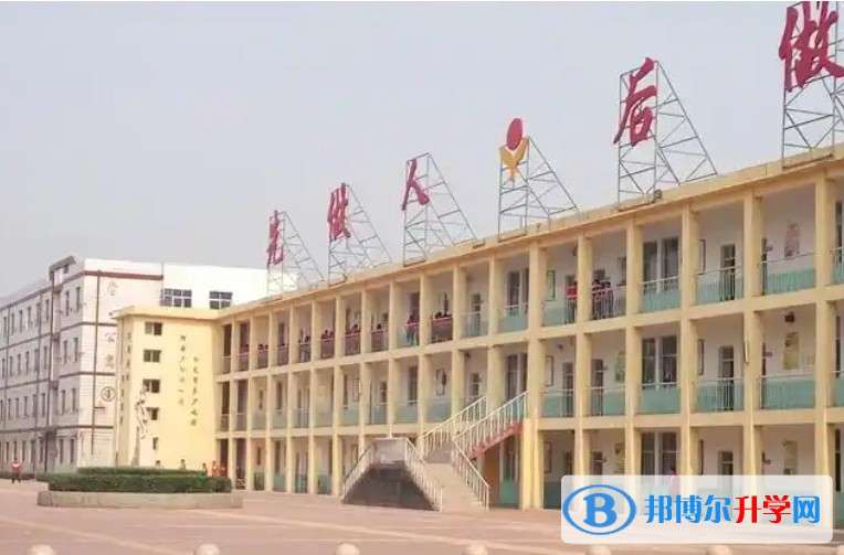 2025蠡縣大百尺中學(xué)多少錢(qián)(學(xué)費(fèi)明細(xì))
