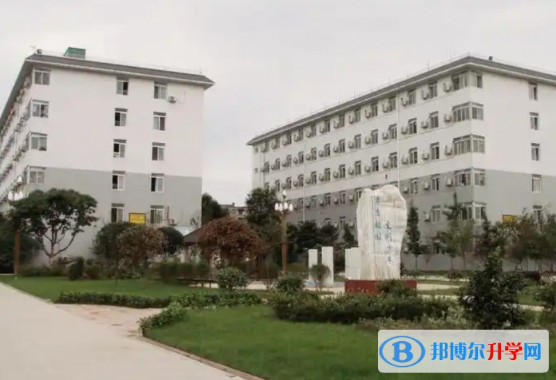 2025新津?qū)嶒灨咧卸嗌馘X(學(xué)費(fèi)明細(xì))