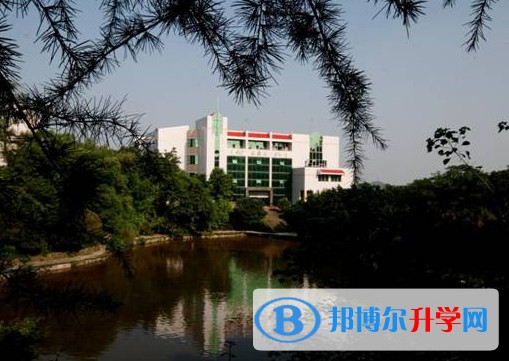 富順第二中學(xué)校地址，乘車(chē)路線