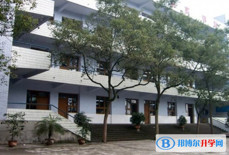 富順縣城關中學地址，乘車路線