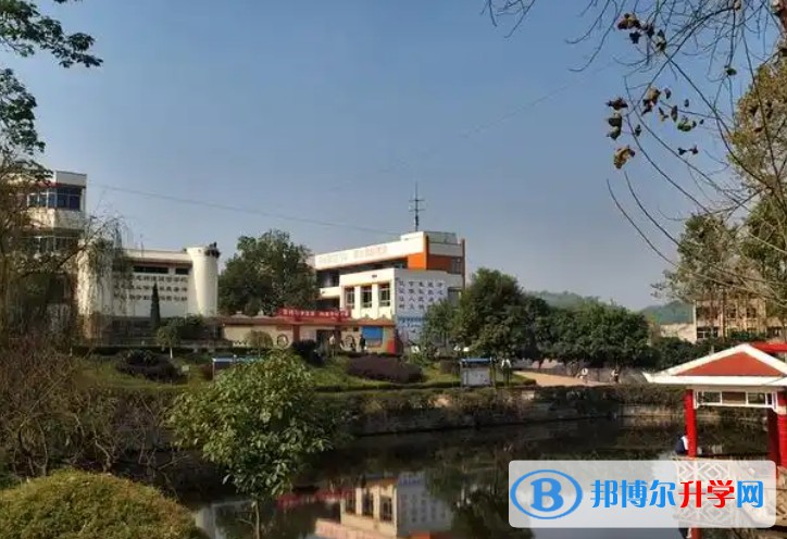 四川省富順縣趙化中學(xué)校地址，乘車路線