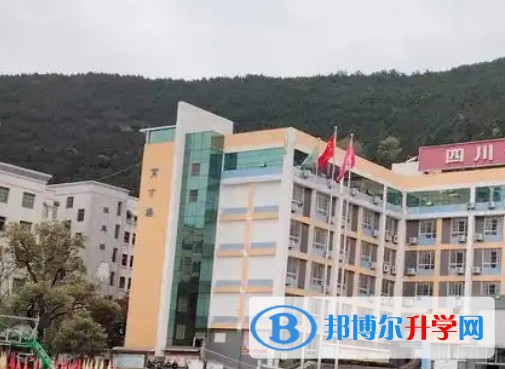 2025玉龍中學多少錢(學費明細)
