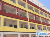 玉龍中學地址，乘車路線