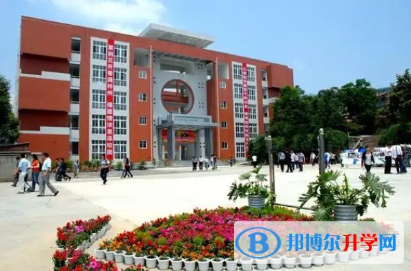 三臺(tái)第一中學(xué)地址，乘車(chē)路線